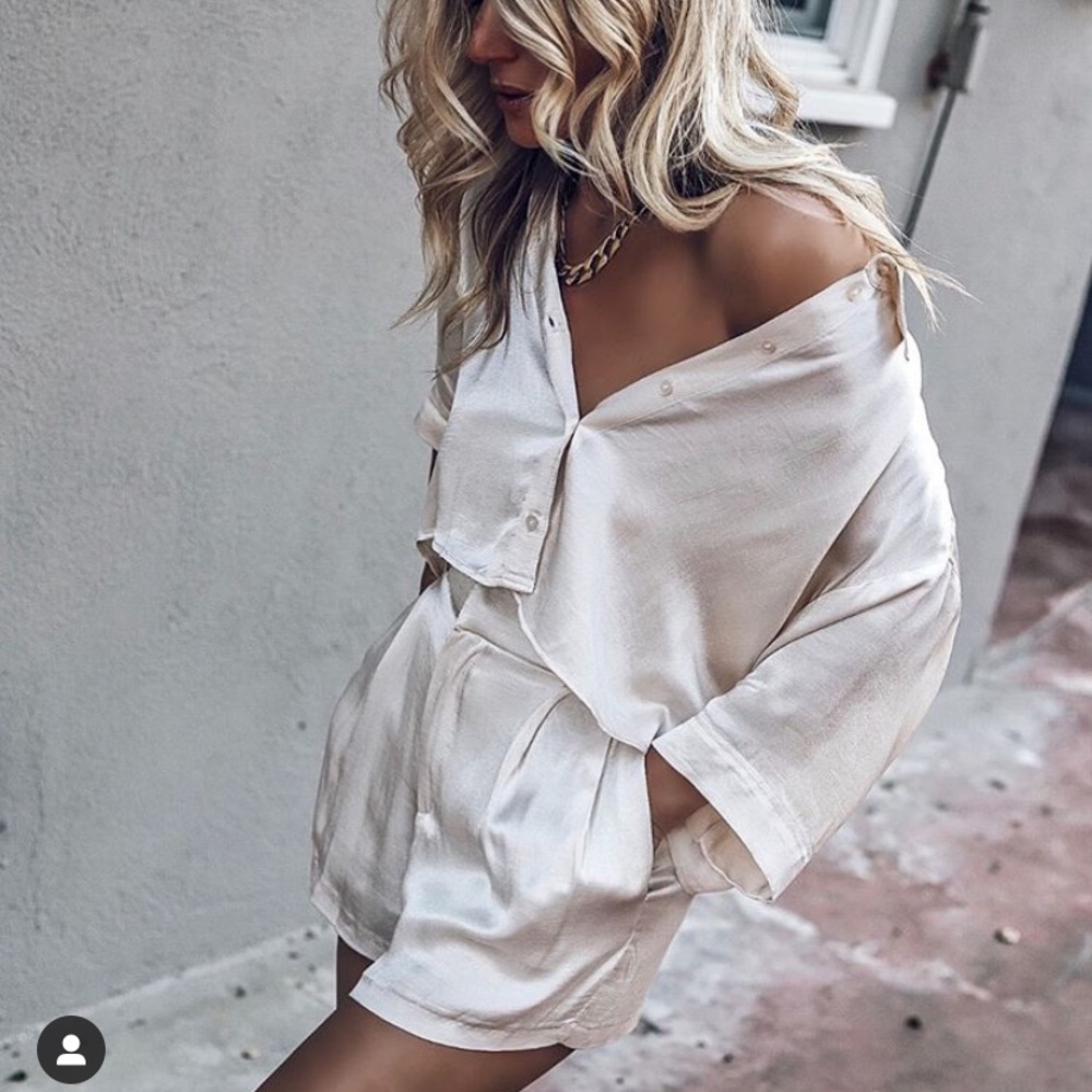 GORGEOUS ZARA NWT 2 Piece Satin Top & Shorts Set